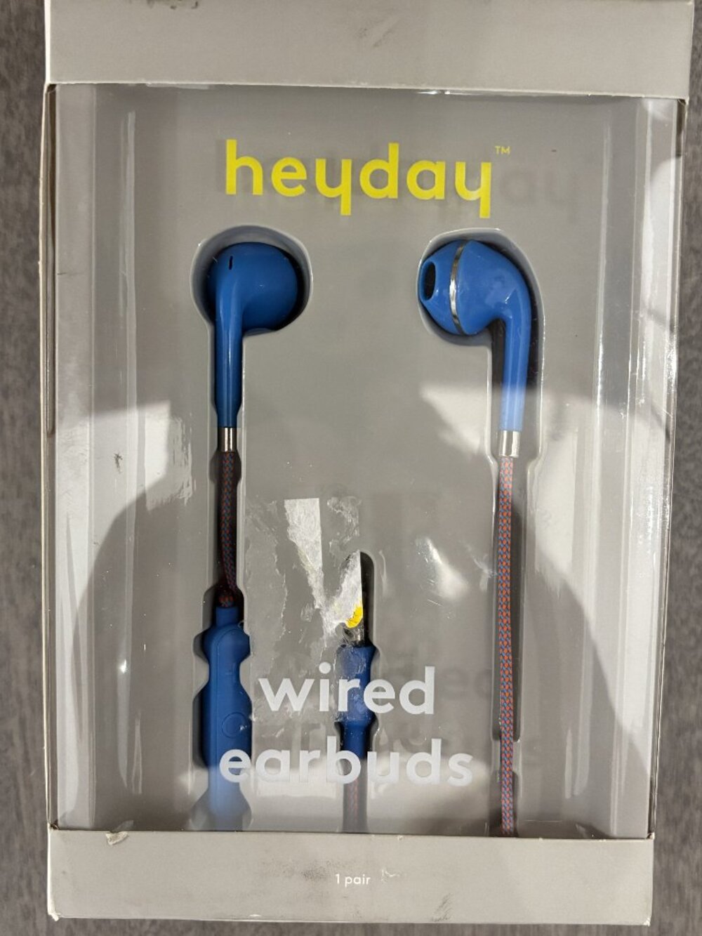 Heyday Wired Earbuds in blue. NEW